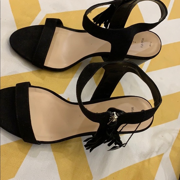 (PRE-LOVED) NEW LOOK SHOES - Picture 2 of 5